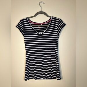 ✨5 for $25✨ Boden striped v neck t shirt